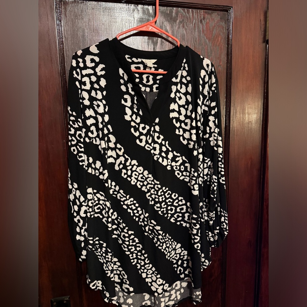 Women’s plus 3/4 sleeve top